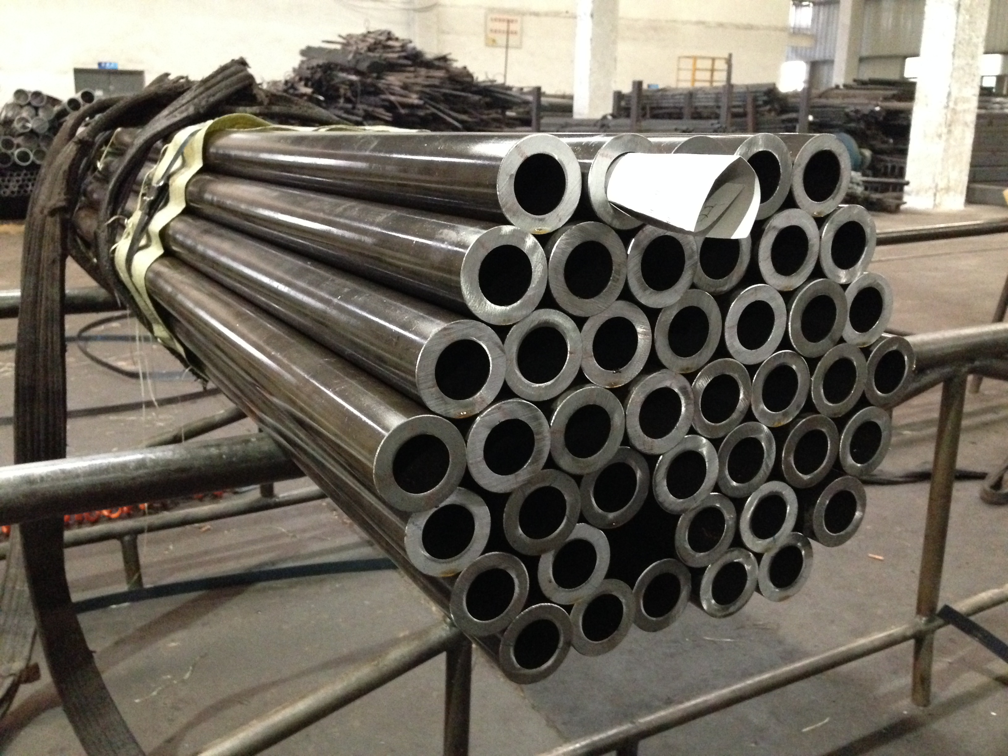 Mechanical Engineer Precision Seamless Steel Tube With Carbon / Alloy