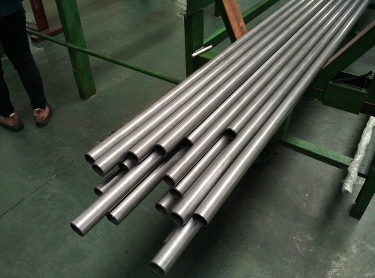 Oiled Surface Carbon Steel Heat Exchanger Tubes Round Shape Od 3.2 - 76.2mm